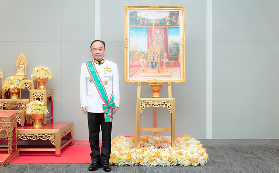 “หมอเฉลิม” รับพระราชทานเครื่องราชอิสริยาภรณ์